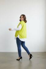 Pull sans manches grande taille – Coupe oversize, maille douce et boutons latéraux – Image 2