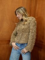 Pull Duveteux Effet Fourrure – Douceur Absolue & Style Cocooning Chic