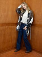 Jeans Bleu Brut Wide Leg Ceinture – Silhouette Allongée & Style Moderne – Image 5