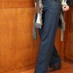 Jeans Bleu Brut Wide Leg Ceinture – Silhouette Allongée & Style Moderne