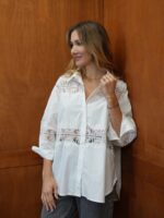 Chemise Rayée Bleu & Blanche En Coton – Finitions Dentelle Brodée Made in Italy – Image 5