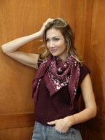 Foulard Bordeaux Motif Bandana – Doux, Tendance & Facile à Porter – Image 2