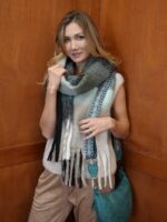 Écharpe Longue Dégradée à Franges – Douceur & Volume