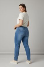 Jean Grande Taille Bleu Denim Effet Froissé – Coupe Confort & Allure Moderne – Image 3