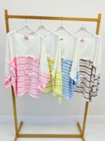 Pull grande taille écru à rayures taupe et détails frangés – Image 3