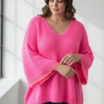 Pull fluide grande taille fuchsia à col V et manches larges dentelles