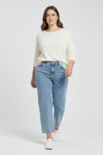 Jean grande taille brodé cœurs – denim tendance et confort absolu – Image 3