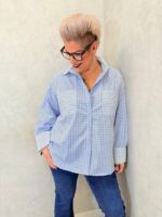 Chemise Grande Taille à Rayures avec Poche  – Élégance Romantique & Confort Moderne