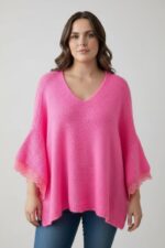 Pull fluide grande taille fuchsia à col V et manches larges dentelles – Image 7