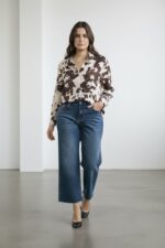 Chemise imprimé tacheté – Élégance audacieuse et coupe fluide (grande taille)