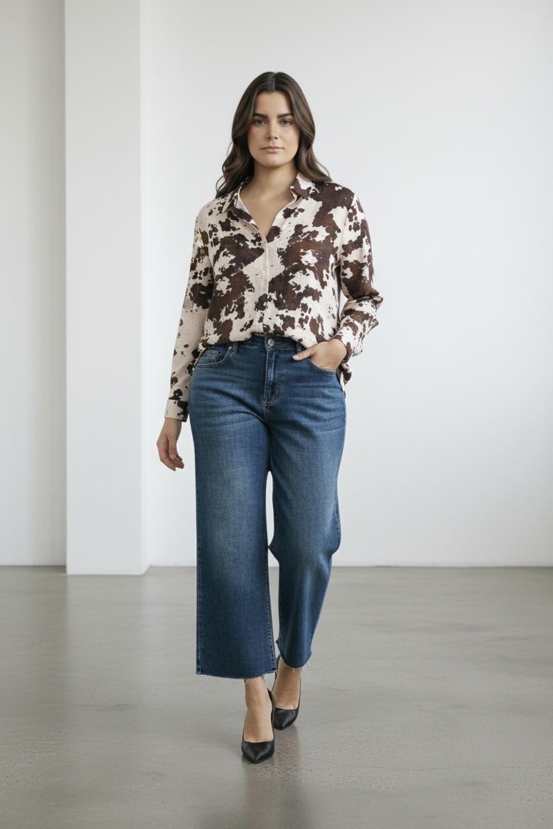 66faf38f-77f5-44dd-960f-6d3354c21ff8 Chemise imprimé tacheté – Élégance audacieuse et coupe fluide (grande taille) – Image 1