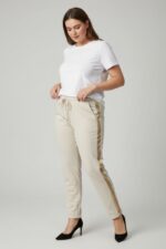 Pantalon Jogging Grande Taille Chic & Confort – Détails Satinés Élégants – Image 2