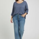 Jean grande taille brodé cœurs – denim tendance et confort absolu