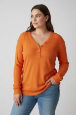 Tunique Grande Taille Bleu Ciel à Col Boutonné – Douceur & Élégance Quotidienne