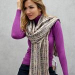 Écharpe Motif Tissé & Fils Irisés – Chaleur Douce et Style Moderne (20% Laine)