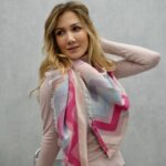 Écharpe Chevron Douce 100% Viscose – Motif Graphique & Couleurs Modernes