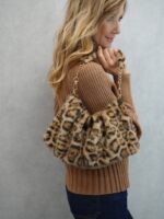Sac Fausse Fourrure & Chaîne Dorée – Le Must-Have Chic et Douillet de l’Hiver – Image 7