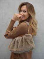 Sac Fausse Fourrure & Chaîne Dorée – Le Must-Have Chic et Douillet de l’Hiver – Image 5