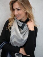 Écharpe Chevron Douce 100% Viscose – Motif Graphique & Couleurs Modernes – Image 5