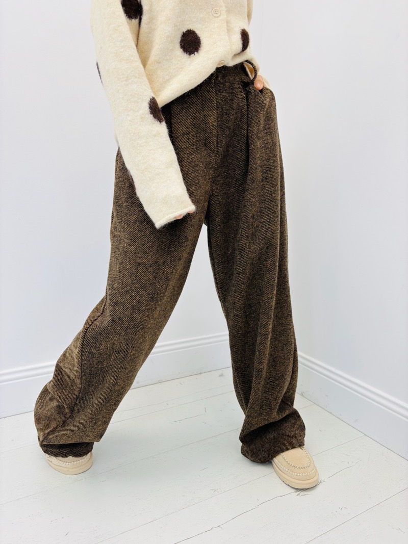 IMG_0191 Pantalon Large en Chevron à ceinture intégrée – Image 1