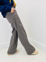 Pantalon à Carreaux Marque Ange – Élégance casual contemporaine – Image 4