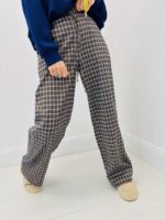 Pantalon à Carreaux Marque Ange – Élégance casual contemporaine