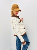 Gilet Cœurs Imprimés à Finitions Contrastées – Image 4