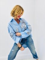 Chemise Oversize Fleurie en Coton - Elégance Graphique et Esprit Contemporain – Image 2