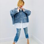 Veste en Jean Oversize avec Strass aux Epaules - allure denim chic et féminine