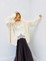 Gilet Grosse Maille avec boutons dorés – Volume cocooning & élégance italienne – Image 5