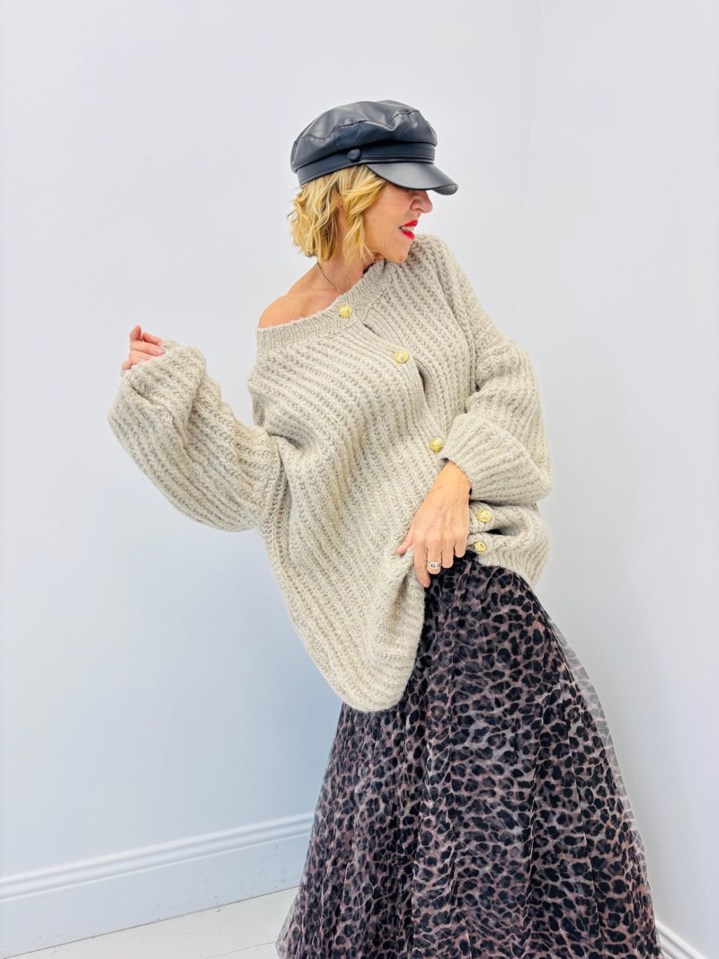 IMG_6374 Gilet Grosse Maille avec boutons dorés – Volume cocooning & élégance italienne – Image 1