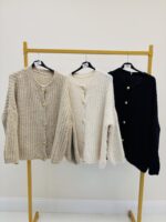 Gilet Grosse Maille avec boutons dorés – Volume cocooning & élégance italienne – Image 8