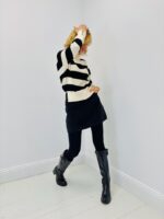 Pull Col Roulé Rayé Chic – Boutons Dorés & Maille Douce – Image 4