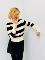 Pull Col Roulé Rayé Chic – Boutons Dorés & Maille Douce – Image 5
