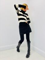 Pull Col Roulé Rayé Chic – Boutons Dorés & Maille Douce – Image 6