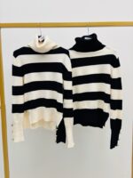 Pull Col Roulé Rayé Chic – Boutons Dorés & Maille Douce – Image 3