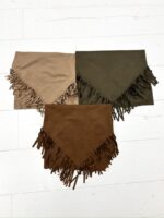 Écharpe Frangée en Suédine – L’Accessoire Chic & Bohème de la Saison – Image 3