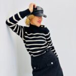 Pull Marinière Col Cheminé – Boutons Dorés & Maille Douce