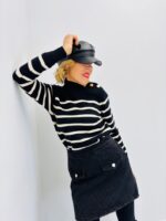 Pull Marinière Col Cheminé – Boutons Dorés & Maille Douce