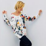 Pull Oversize Artistique Fleurs & Esquisses – Viscose & Modal Ultra Doux