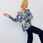 Pull Oversize Graffiti Bleu Marine – Viscose & Modal Ultra Doux