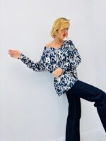 Pull Oversize Graffiti Bleu Marine – Viscose & Modal Ultra Doux