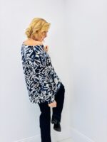 Pull Oversize Graffiti Bleu Marine – Viscose & Modal Ultra Doux – Image 4