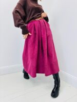 Jupe Longue en Velours Côtelé avec Ceinture – Coupe Évasée & Style Automnal