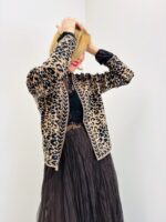 Gilet Léopard Chic – Maille Douce & Style Félin Intemporel – Image 2