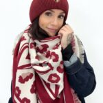 Bonnet Cœur Léopard – Doux, Tendance & Parfait pour l’Hiver