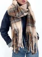 Écharpe à Carreaux Douce & Oversize – Motif Tartan Chic