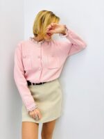 Gilet Doux à Détails Fleuri – Élégance Romantique & Confort Quotidien – Image 4