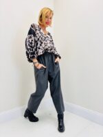 Top Imprimé Joye & Joye – Coupe Fluide & Manches Bouffantes – Image 2