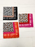 Foulard carré imprimé léopard & message – 100 % viscose, Style & Bonne humeur – Image 2